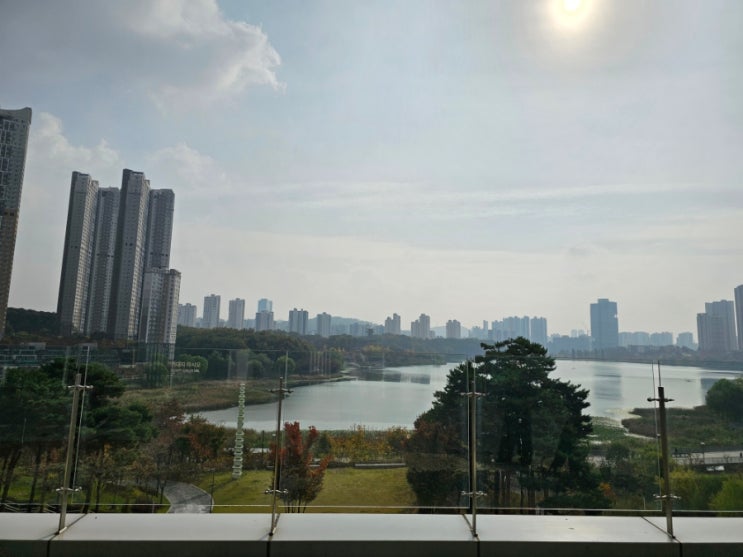 호수공원 뷰 에 떡벌어진 한정식 상차림광교 행궁정찬 (수원 컨벤션센터3층) 호수공원 뷰 에 떡벌어진 한정식 상차림광교 행궁정찬 (수원 컨벤션센터3층)