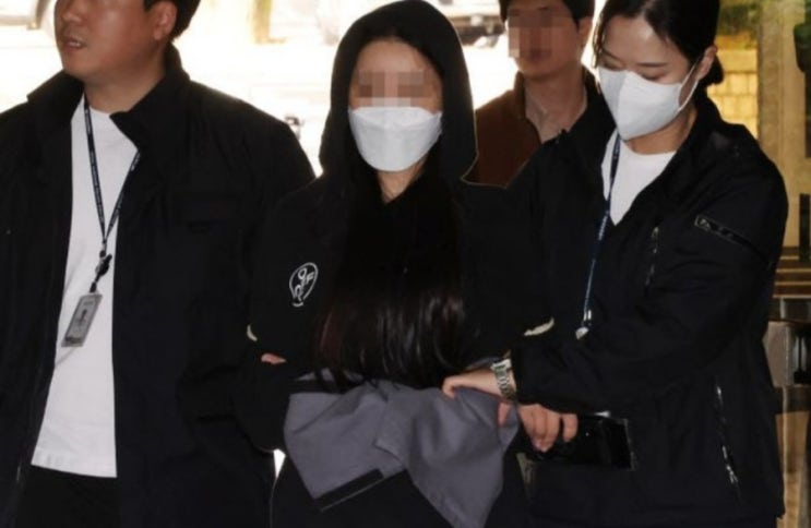 <연예가핫이슈> "엄마, 시동 어떻게 꺼"...'강남 8중 추돌' 무면허母가 밝힌 전말 <연예가핫이슈> "엄마, 시동 어떻게 꺼"...'강남 8중 추돌' 무면허母가 밝힌 전말