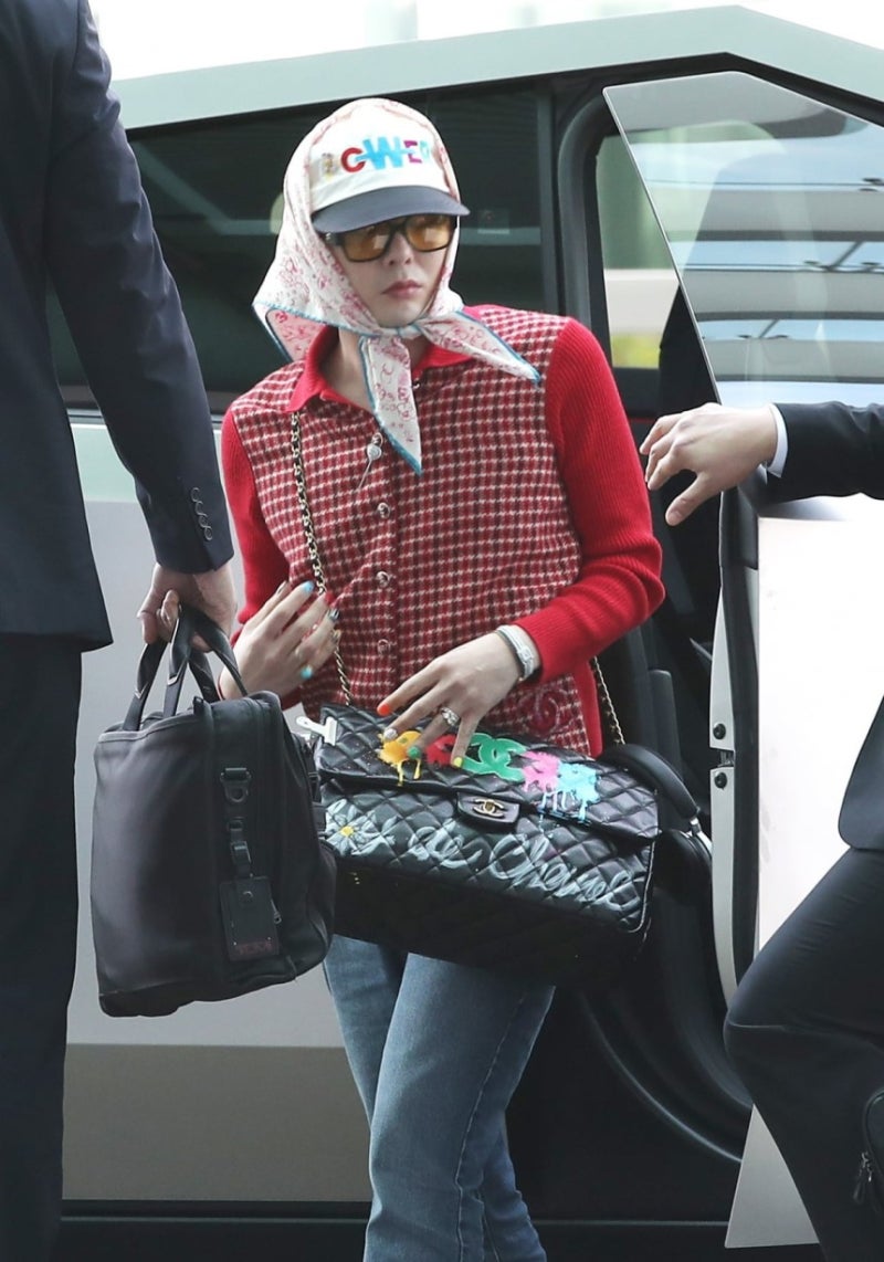 지드래곤(GD) 샤넬 스카프 공항 패션, 남성들에게 유행할까?…스카프, 남성 패션도 점령