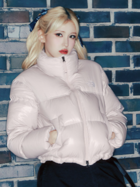  전소미 노스페이스 화이트라벨 다운 자켓