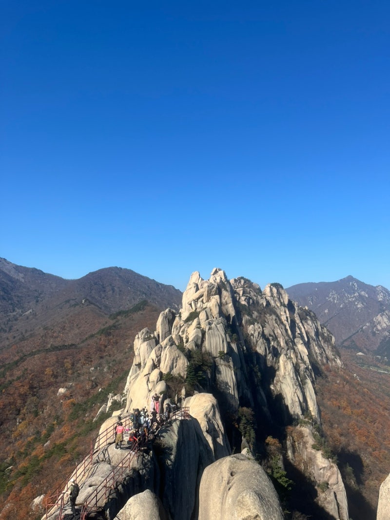 [설악산]단풍 울산바위 등산 후기(초보자코스/흔들바위+울산바위 왕복 3시간/주차장)