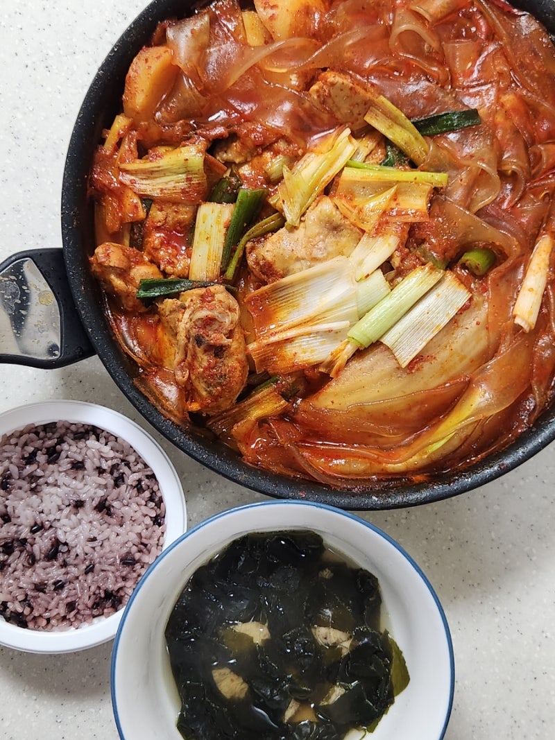 두찜 스타일 묵은지 찜닭 레시피