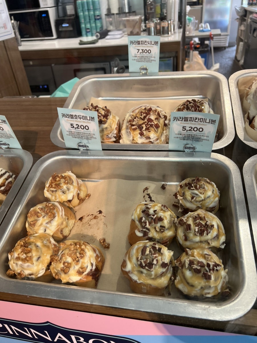 Coffee at Cinnabon, Yeouido Yeongdeungpo — A Nostalgic Treat 5