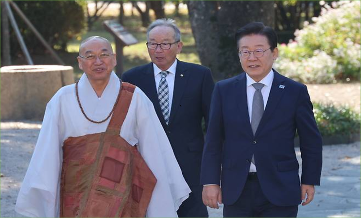 법륜스님, <b>이재명</b>에 “어려운 <b>경제</b>는 정부 잘못 이지만 <b>민주당</b>... 