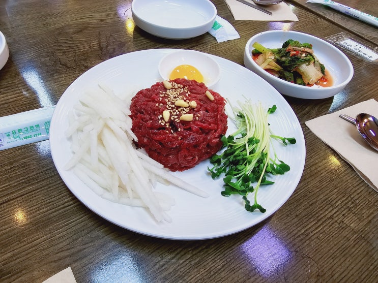  종로5가 육회맛집 우가육회불고기 우가육회 / 미크플로 광장시장점