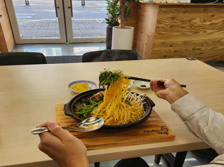  친구와 함께하는 천안중국집 맛집, 다양한 해산물 메뉴에 감동!