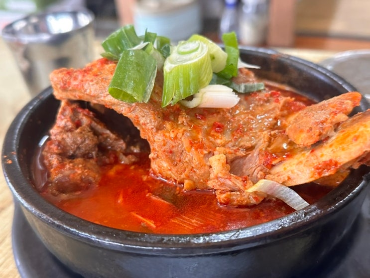  압구정역맛집 신미식당 | 감자탕 한식 점심 혼밥