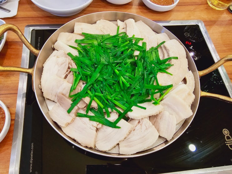  여의도 IFC몰 순대국밥집 순대실록 IFC몰점 항정수육 편육샐러드무침