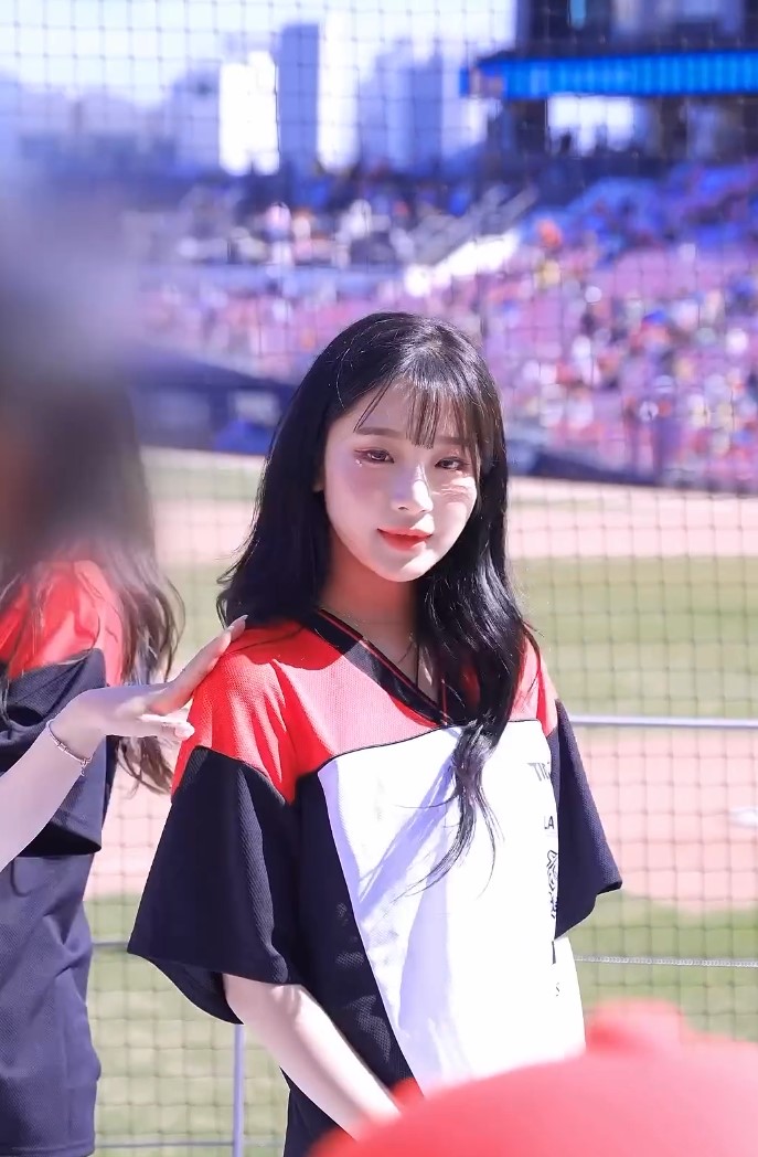 <b>이주은</b> '삐끼삐끼'를 더 이상... 없나?<b>치어리더</b>의 잇따른 <b>대만</b>진... 