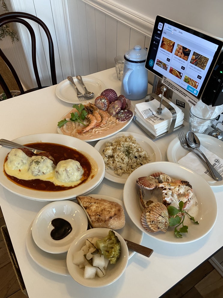  군산 글루톤하우스 먹보네집 분위기 좋은 군산 조촌동 맛집 데이트코스 이색적인 양식