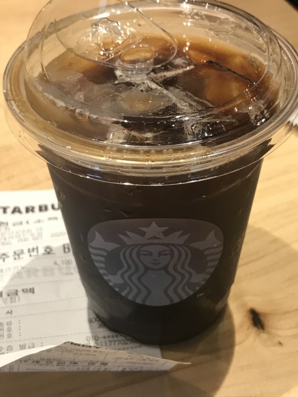  스타벅스 아이스 아메리카노 맛있어요
