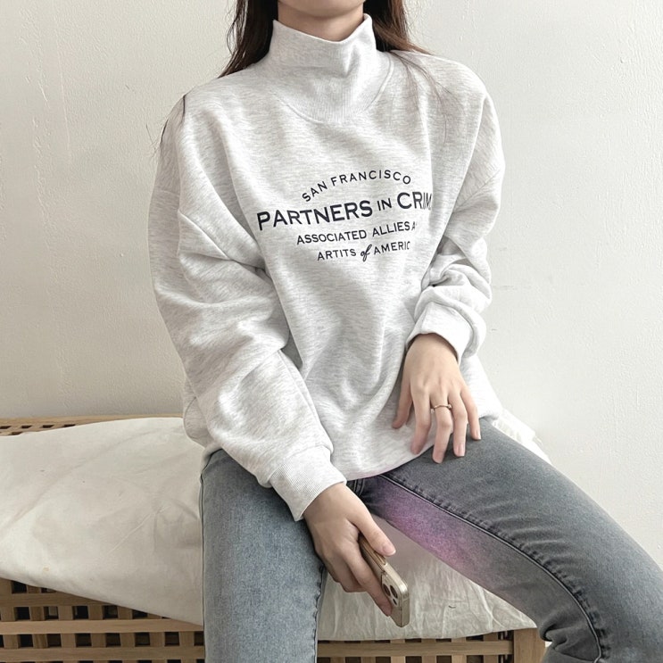 겨울 데일리 필수 아이템: 루즈핏 기모 목티 폴라 하이넥 맨투맨으로 따뜻하고 스타일리시하게!