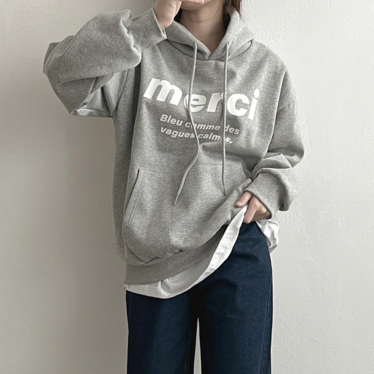  겨울 데일리 필수템: 루즈핏 기모 레터링 후드티로 편안함과 스타일을 동시에!