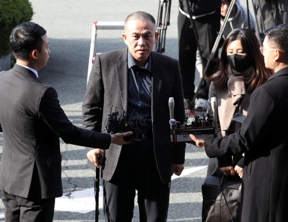 <b>명태균</b>, 피의자 신분 검찰 <b>출석</b>