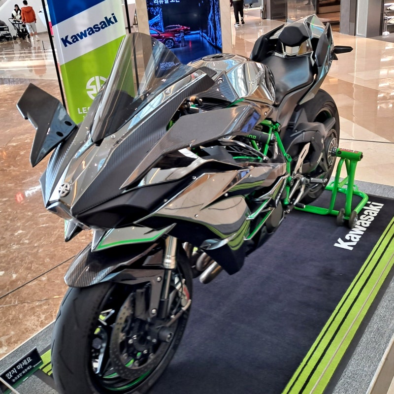 가와사키 오토바이 엘리미네이터, Z650RS, 닌자 ZX-4RR, 닌자H2 실물 직관