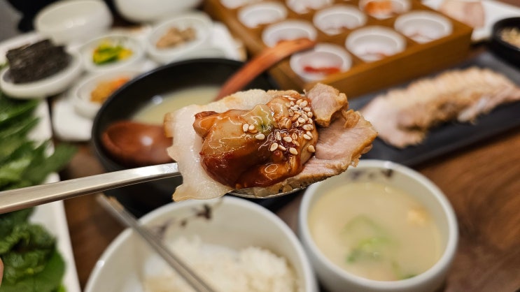  종로 한식 강경식젓갈쌈밥 맛집 하얀고래 종각본점