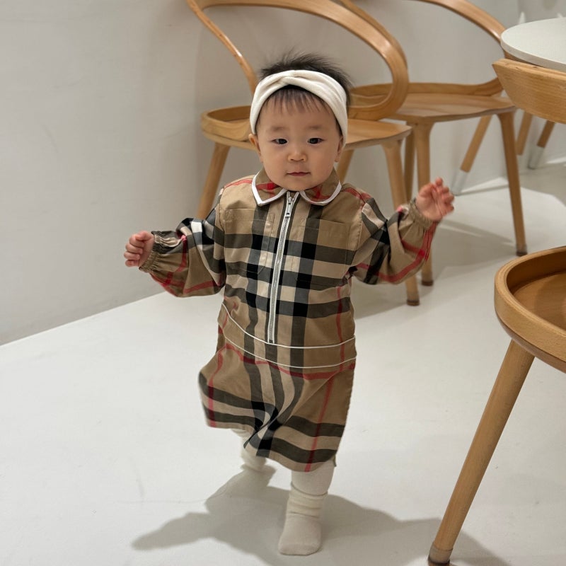 명품 버버리키즈 돌아기 여아원피스 사이즈 2y 지금부터 입어요!