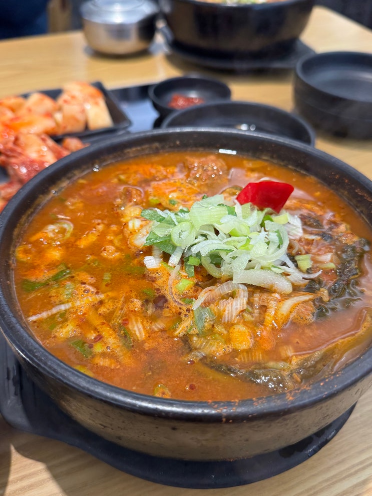  논현 뼈해장국 맛집 탕탕탕 본점 직장인 점심 추천 환절기 따듯한 음식
