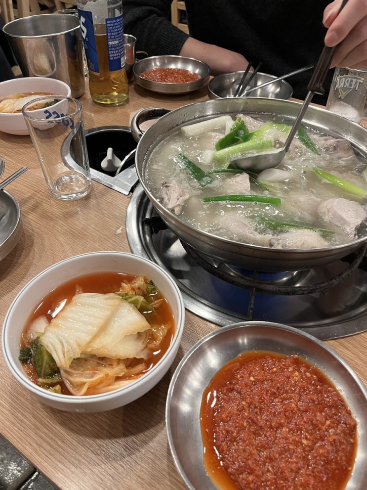  종각 아재들의 성지 백부장집 닭한마리