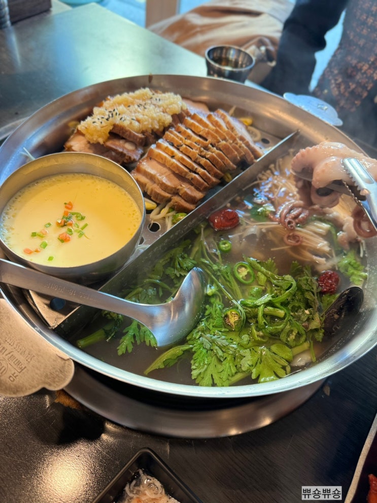  양재역 점심 맛집 보쌈과 칼국수를 동시에 먹는 오향절면