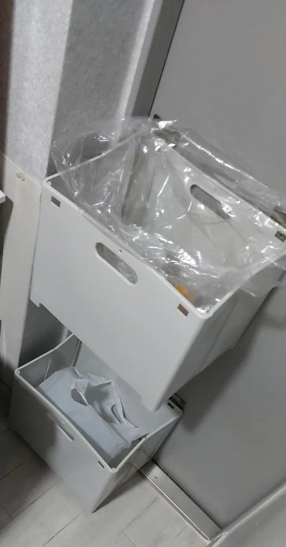  공간활용이 좋은 무타공 접이식 빨래바구니 분리수거함