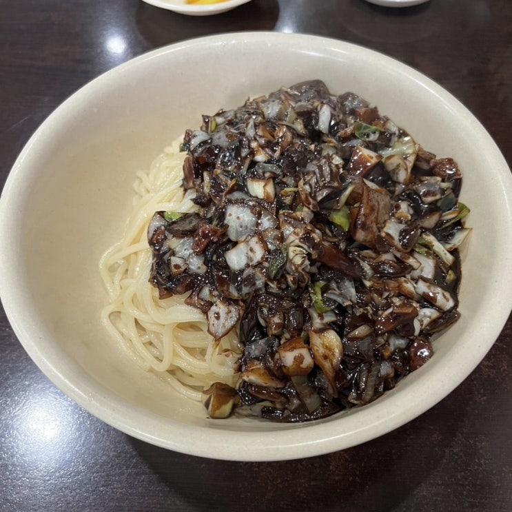  까만색 동그라미의 맛, 태화루