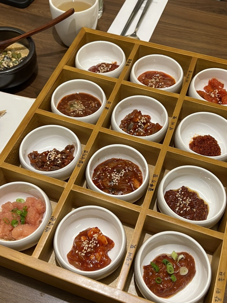  종각 맛집 강경식젓갈쌈밥이 기가막힌 종로 하안고래