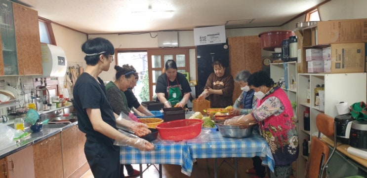 교회 <b>김장</b>김치를 담그다