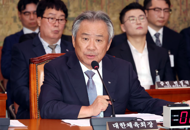 정부 "<b>이기흥</b> 대한<b>체육회장</b> 수사의뢰… 부정채용·횡령·배임... 