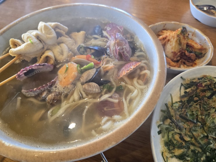  구읍뱃터맛집 푸짐한 조개 시원한 국물 97도씨 해물칼국수 영종도본점