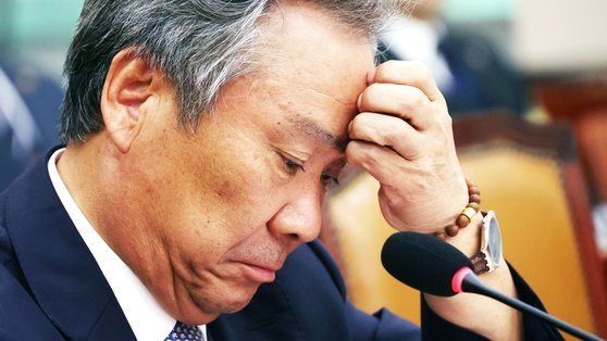 "딸 친구 뽑아" <b>이기흥</b> <b>체육회장</b>, 채용 비리 의혹…폭언·욕설도... 