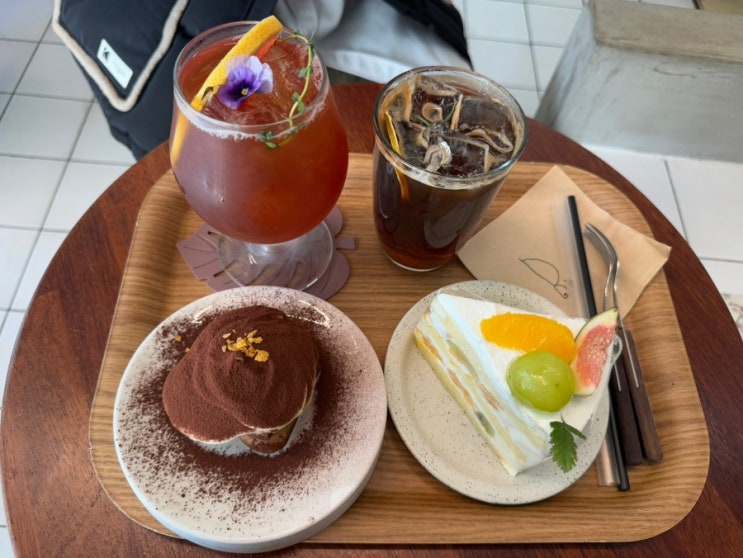 혜화역 카페 분위기 깡패에 디저트 맛집인 카페랑솜 후기