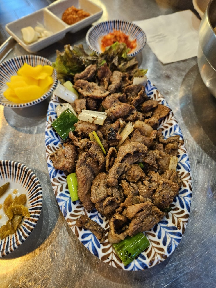  마포구 신수동 맛집 <사고네 연탄불고기>마포광흥창점 레트로한 분위기에 고기까지 구워주는 광흥창역 맛집