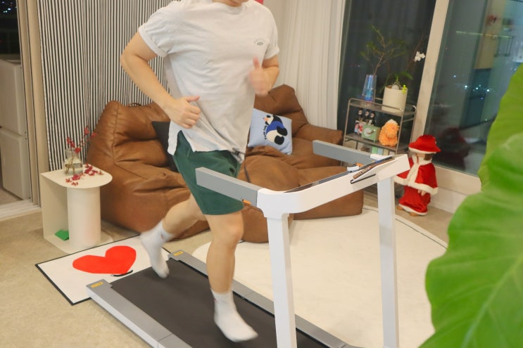 접이식 런닝머신으로 온 가족이 집에서 편하게 운동! 킹스미스 G1 최신형 런닝머신 후기!