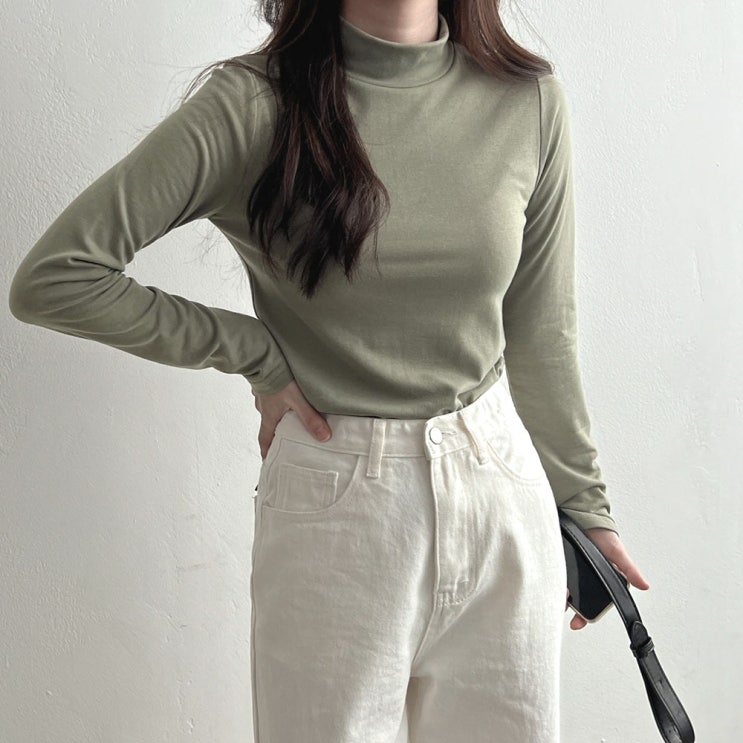  겨울과 가을의 완벽한 선택! 기모 무지 반목폴라 긴팔 티셔츠 스타일링 팁