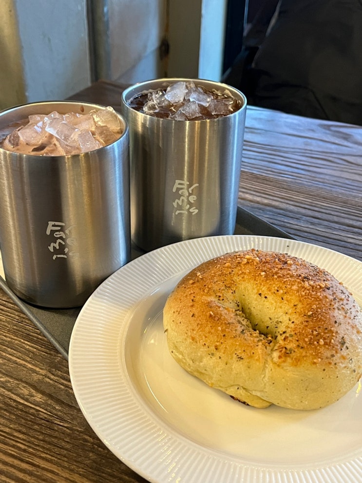  [성수] 서울숲 맛집 카페 "파머스카페" 바질앤치즈베이글, 벨지안초콜릿 보틀, 아이스 초코 우유 후기