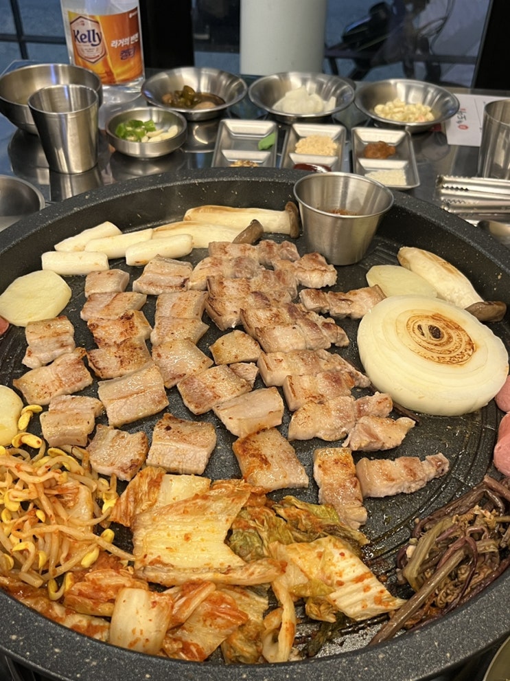  춘천 우두동 맛집, 육즙가득 소스 종류 다양한 삼겹살 생돈도야