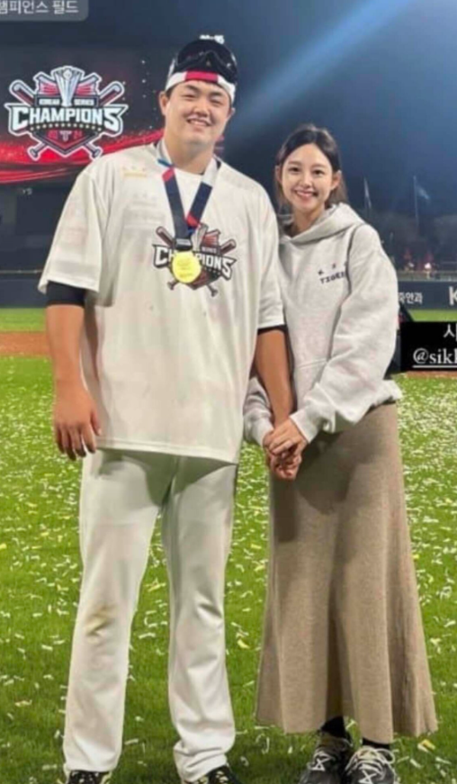 기아타이거즈 <b>장현식</b> FA 대박 영입 : 연봉 52억원, <b>최원태</b>... 