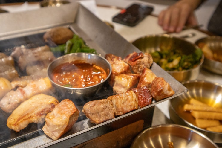  중문 흑돼지 육즙 가득 구워주는 맛집 초풍