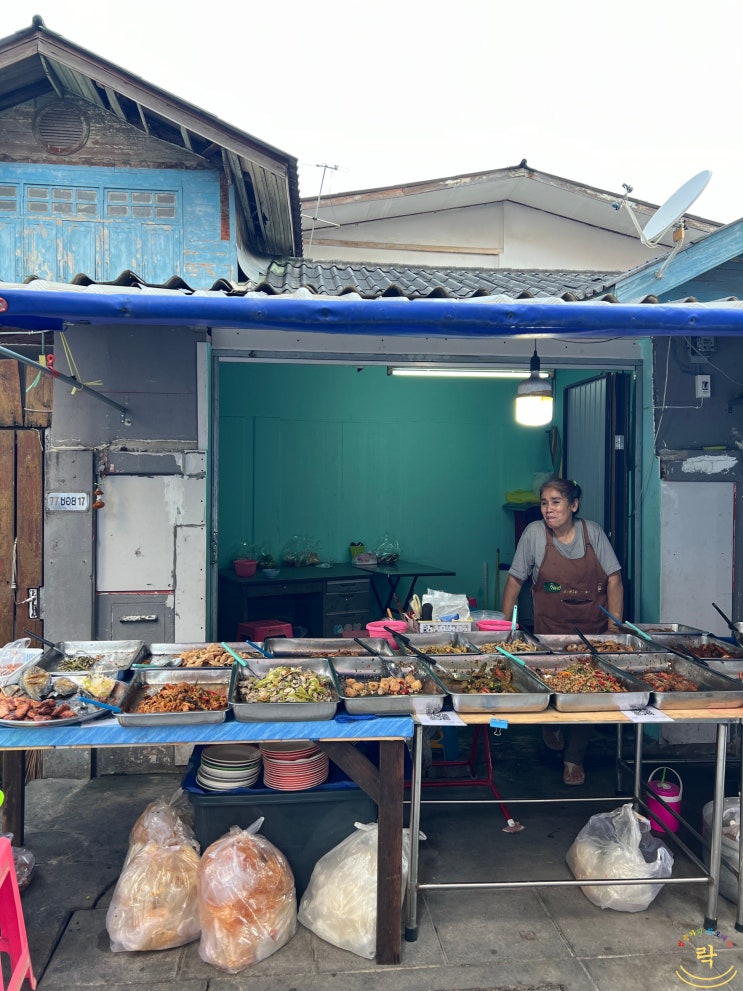  태국 방콕 로컬맛집 차오프라야강 숙소 앞 백반 맛집 Krungthai
