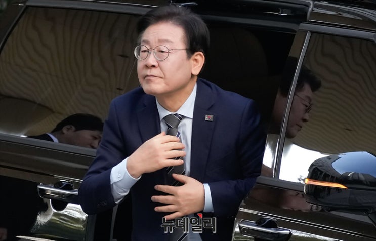 <b>이재명</b> <b>1심</b> 선고 개딸들의 '무죄 탄원서' …100만 했다더니... 