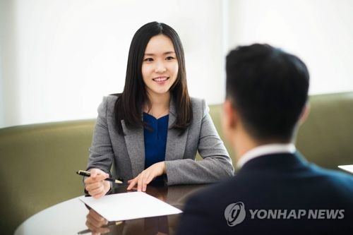 '10년만에 최다 11만명 응시' 보험설계사 뜬다…경력단절자·N잡러에 인기 '10년만에 최다 11만명 응시' 보험설계사 뜬다…경력단절자·N잡러에 인기