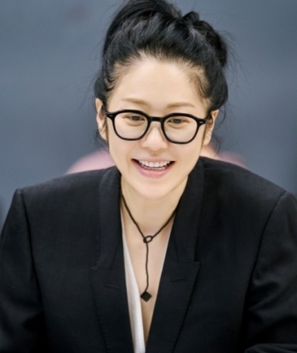민낯 미모, <b>고현정</b> ‘<b>나미브</b>’ 아름다운 미소 비결.. 려운... 