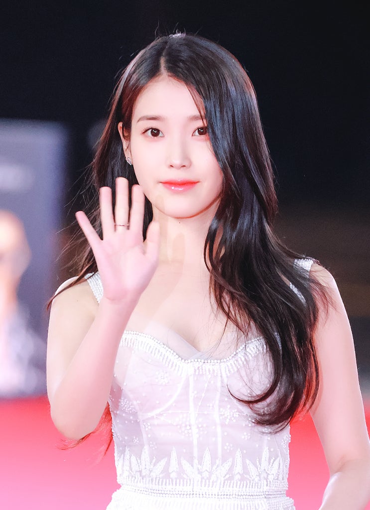 <b>아이유</b>, <b>악플러 180명</b> 고소…중학교 동문도 포함돼??!