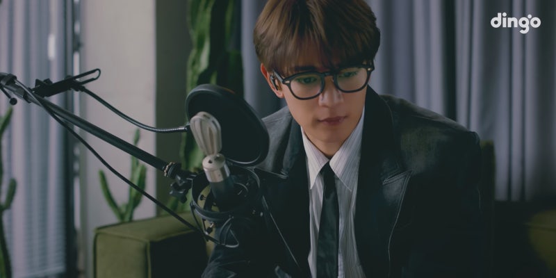 SHINee Minho's Glasses on 'Dingo Music' YouTube: Fashion and Eyewear Details