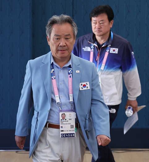 문체부 <b>저지</b>에도 <b>이기흥</b> 대한<b>체육회장</b>, <b>3선</b> 심의 승인