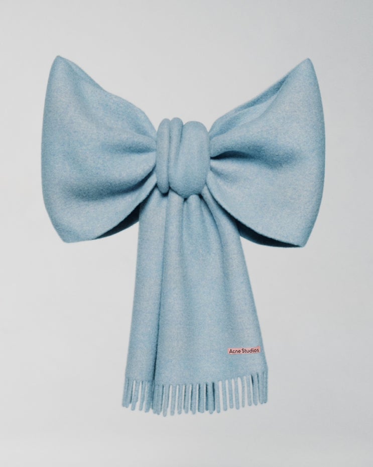  크리스마스 연말 선물 추천! 아크네 스튜디오(Acne Studios), 12월 홀리데이 컬렉션 목도리!