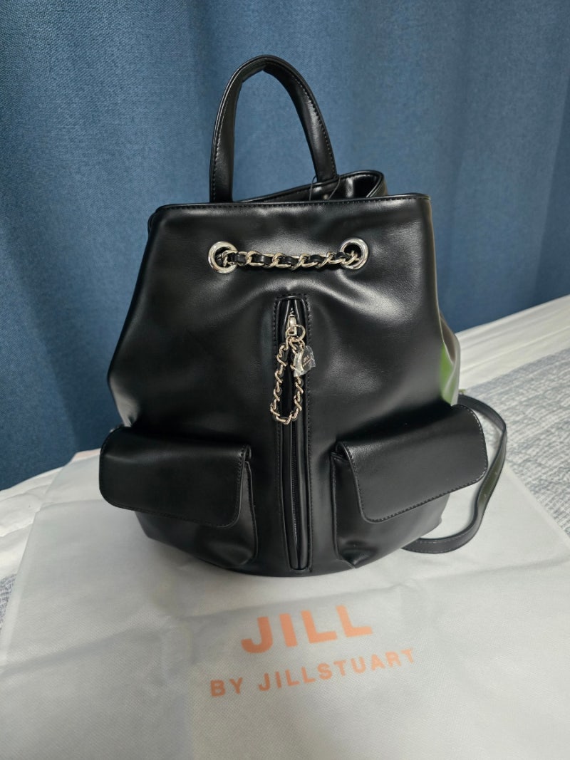 질 바이 질스튜어트 JILL BY JILLSTUART 여자 가죽 백팩 에스텔라 체인 백팩 블랙 후기 JLBA4F405BK