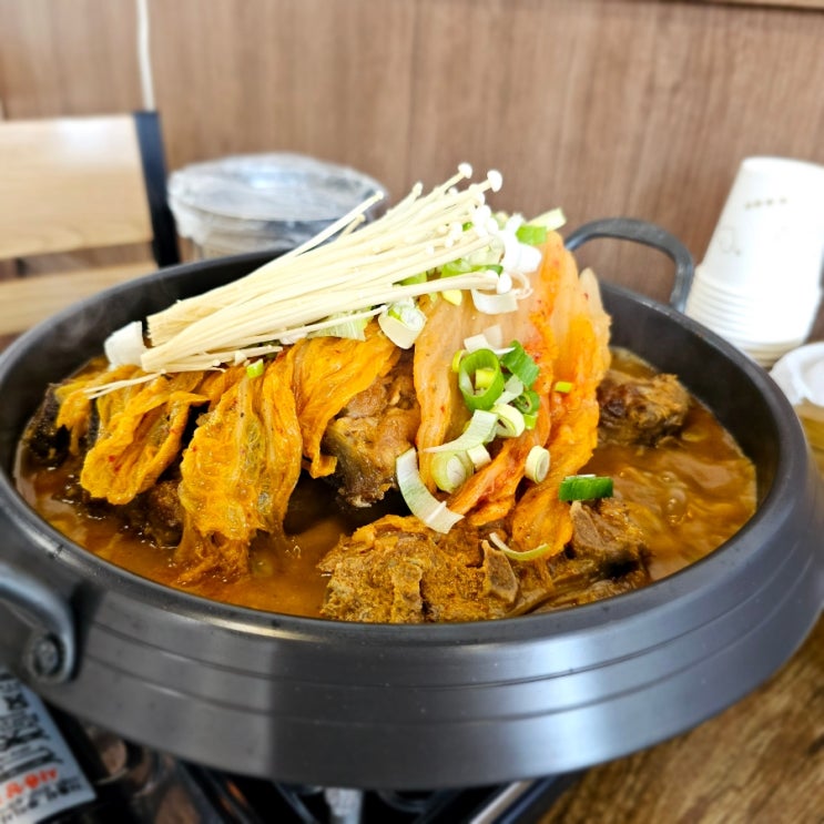  울산 작천정 맛집 통뼈감자탕 점심특선 묵은지감자탕