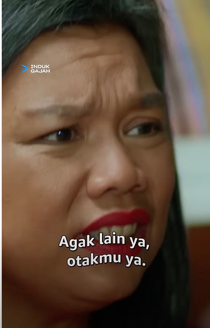  뉘앙스 인도네시아어 13. 'Agak lain ya, otakmu ya' 딱그말은?
